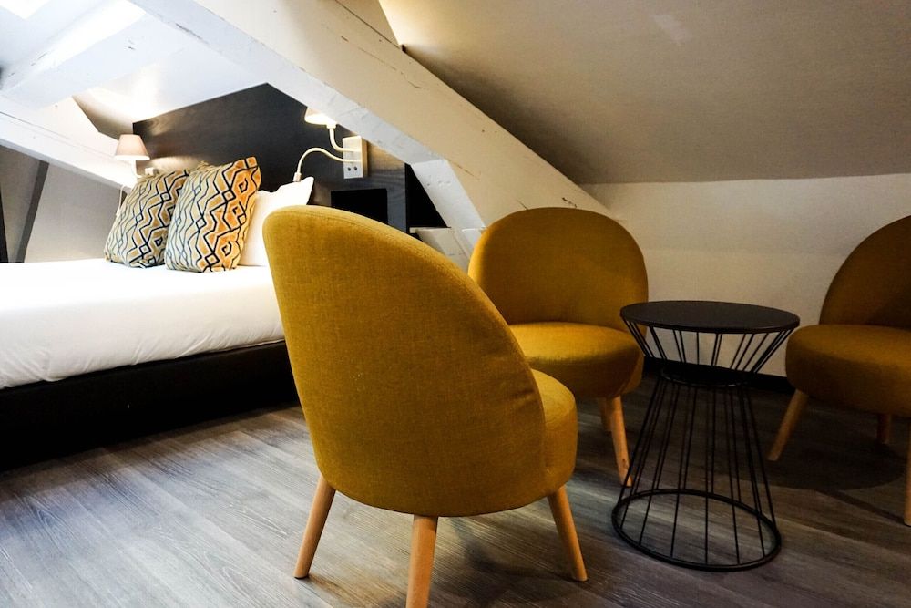 Hôtel Pruly Deluxe Double Room, Ensuite (Deluxe Mansardée ) 6