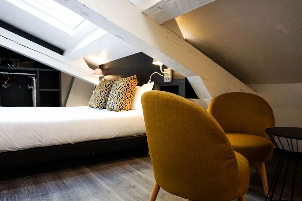 Hôtel Pruly Deluxe Double Room, Ensuite (Deluxe Mansardée ) 7