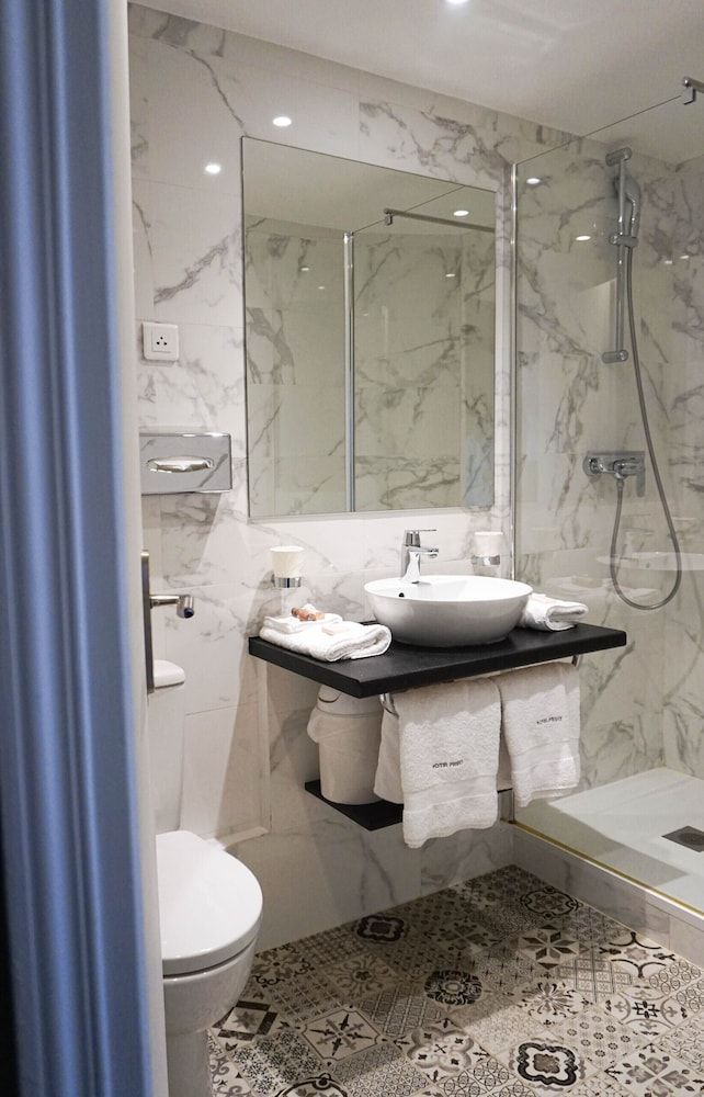 Hôtel Pruly Superior Double Room, Ensuite (Supérieure) 9