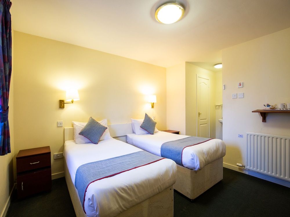 The Longforgan Coaching Inn Standard Twin Room, 2 Twin Beds 3