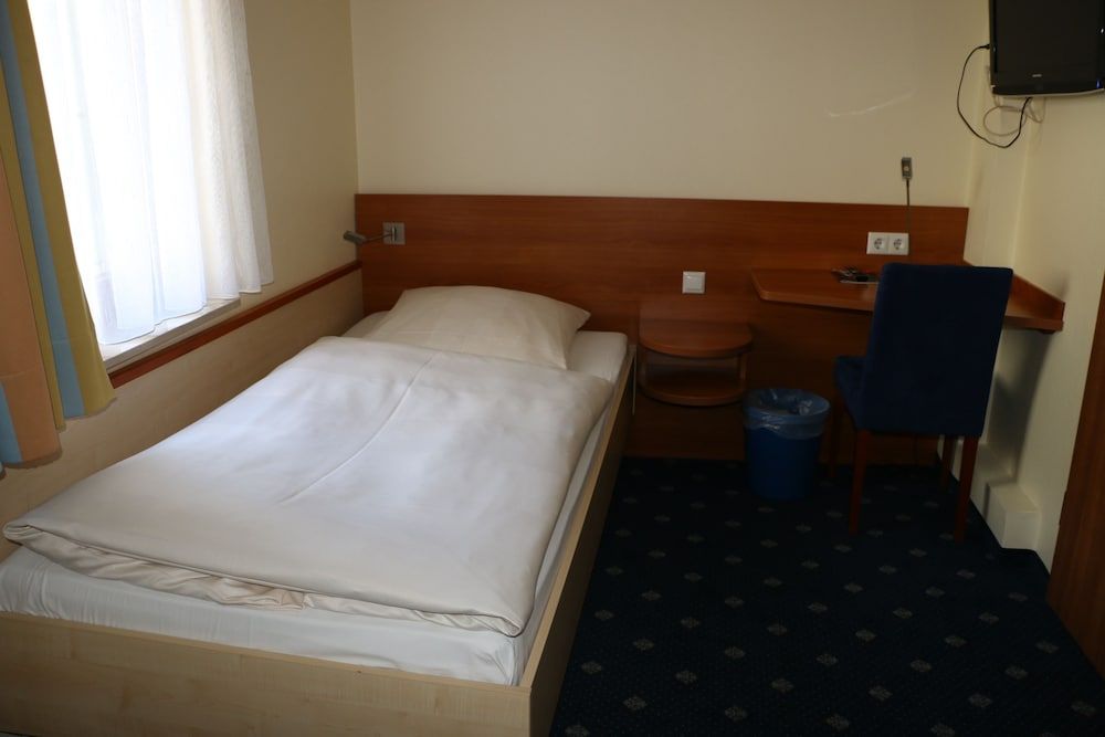 Hotel Heldt Single Room