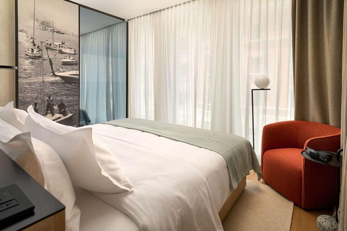 Classic King Room with Street View