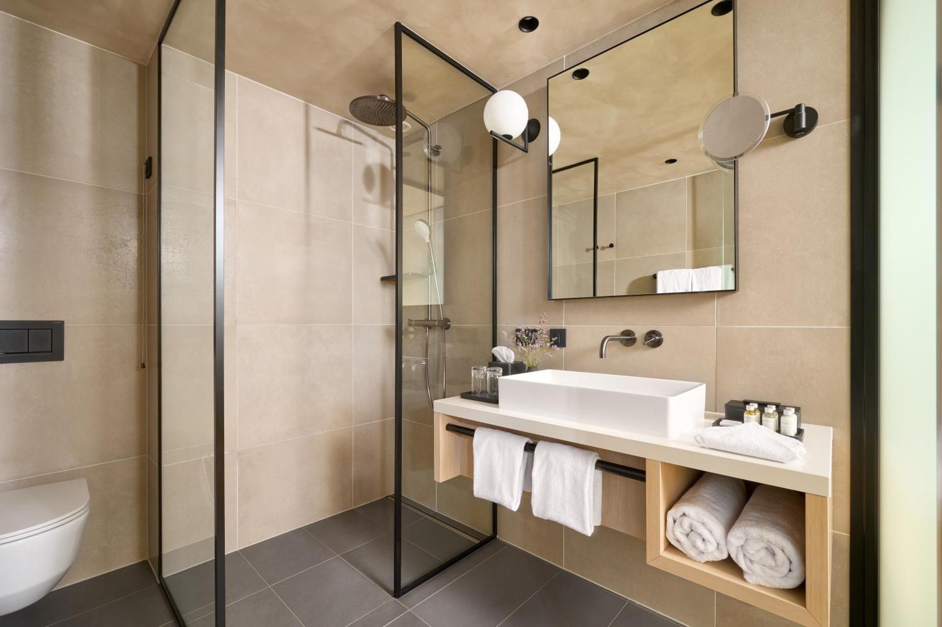 undefined Hotel Ambasador 4