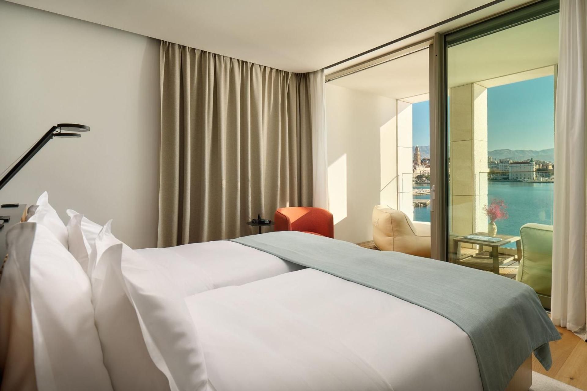 Premium Twin Room with Balcony and Sea View