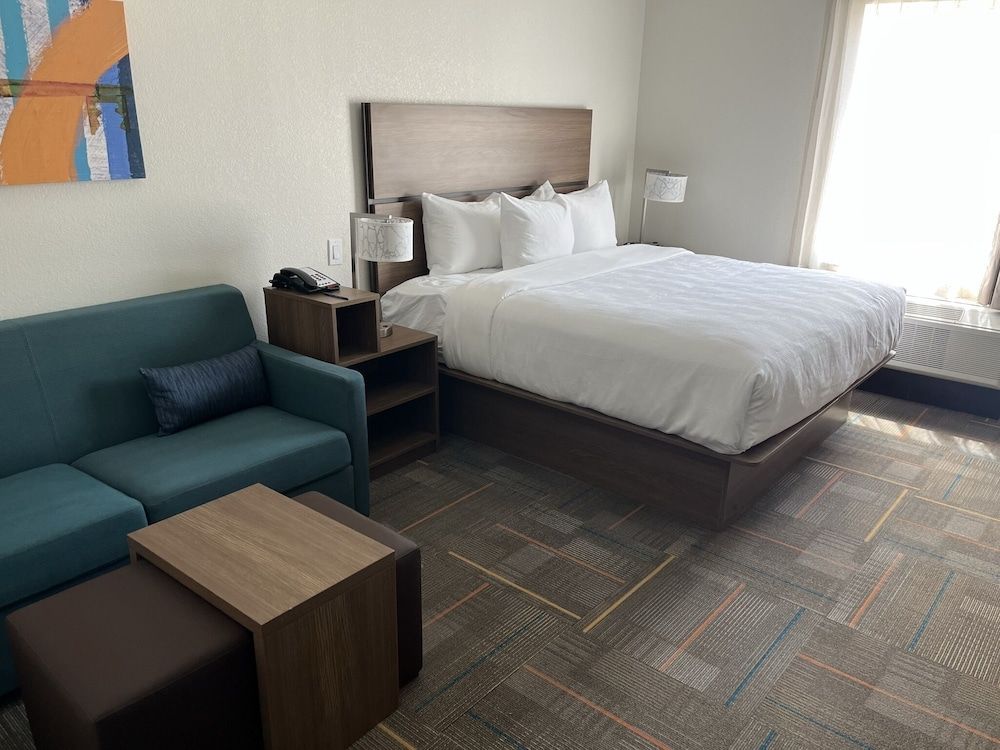 Suite, 1 King Bed, Non Smoking
