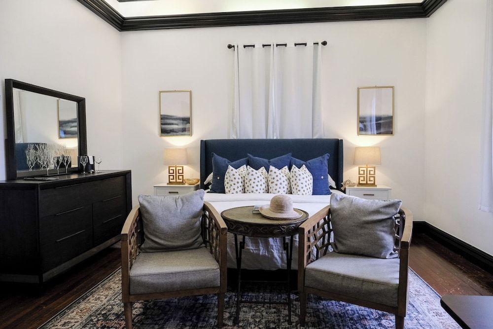 The Evers House Room, 1 King Bed (1) 7