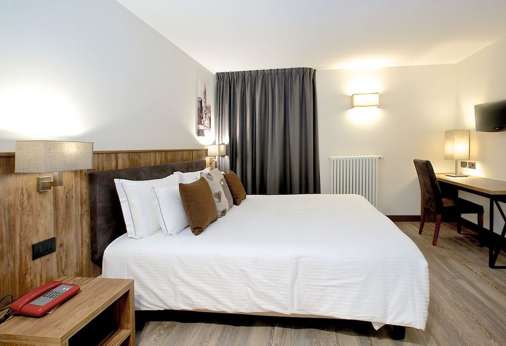 Olimpia Hotel Superior Double Room 2