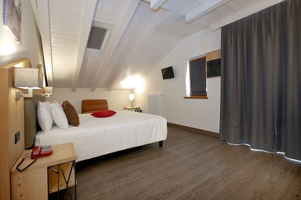 Olimpia Hotel Junior Suite 3