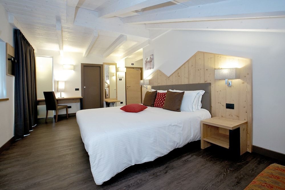 Olimpia Hotel Junior Suite