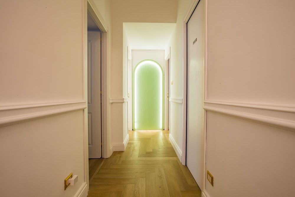 undefined Hold Rome 7