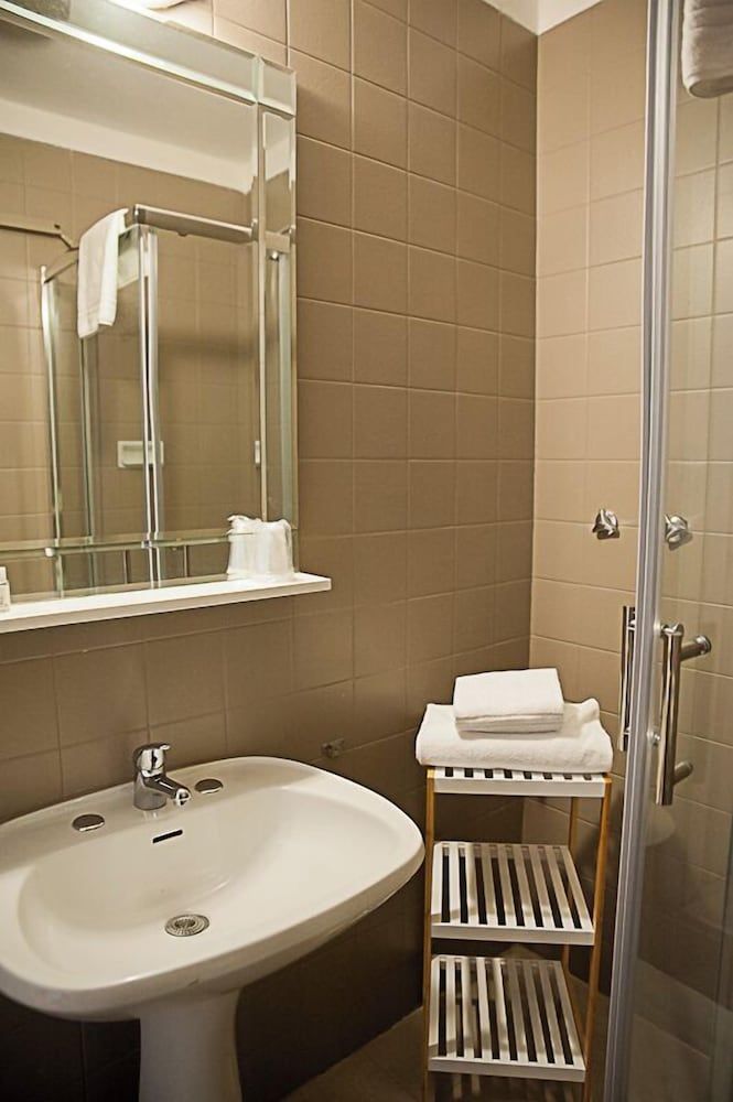 Hotel Bristol Business Room 6