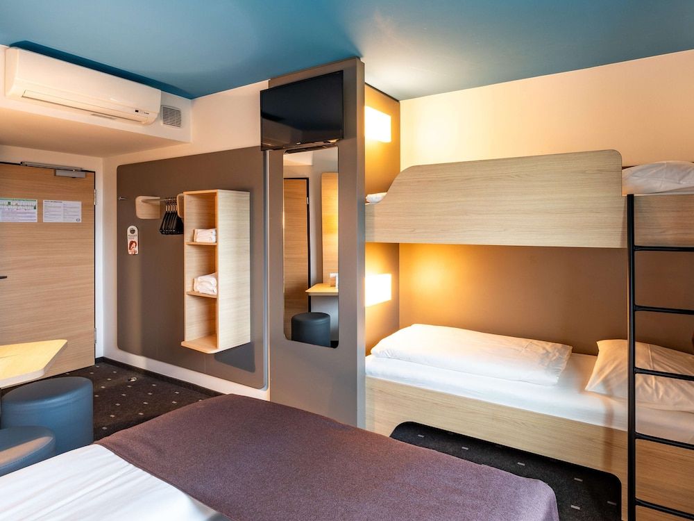 B&B Hotel Wolfsburg-Weyhausen Quadruple Room 2