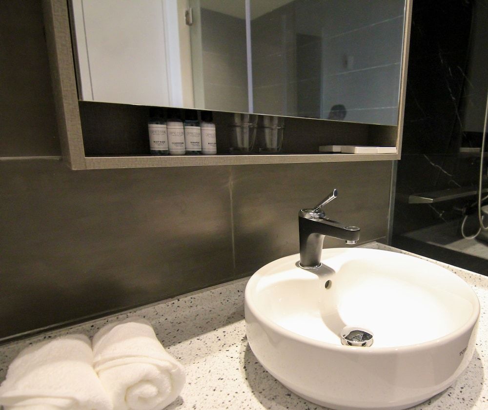 Expressionz KLCC by Wodages Deluxe Studio 9