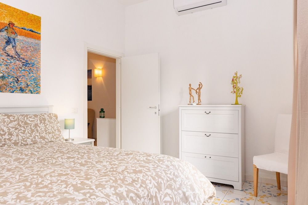 Residence Sorrento City Apartment, 2 Bedrooms, Balcony, Garden View (Via Parsano 6 B) 10