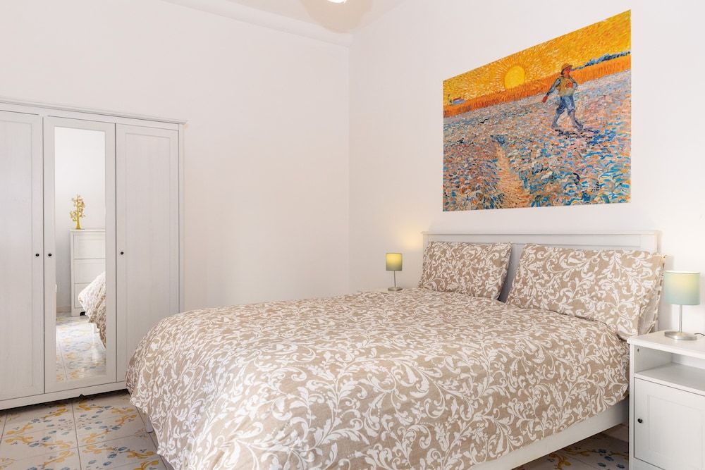 Residence Sorrento City Apartment, 2 Bedrooms, Balcony, Garden View (Via Parsano 6 B) 5