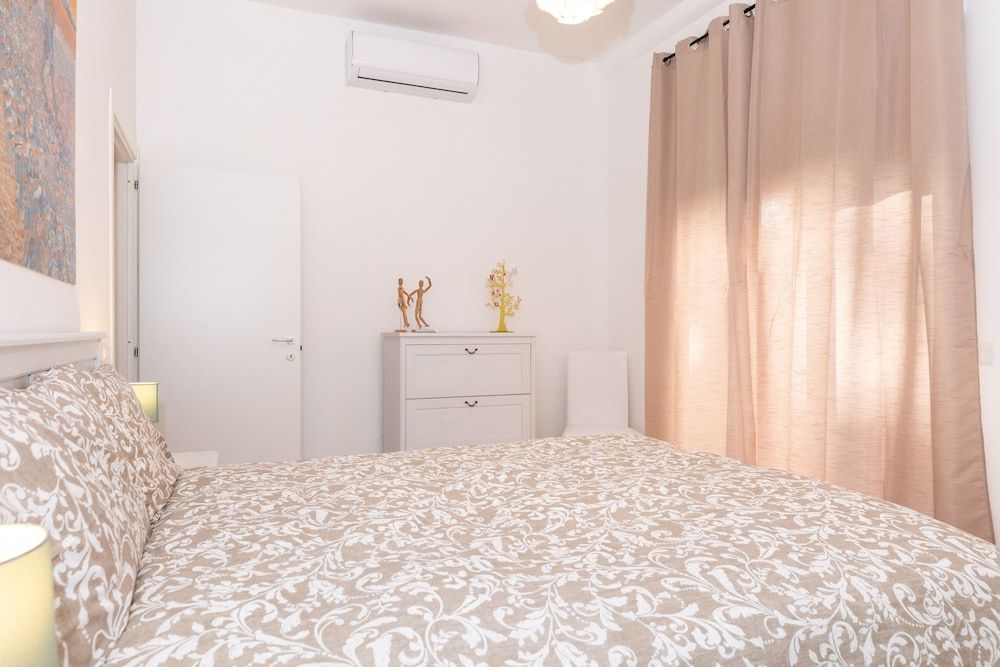 Residence Sorrento City Apartment, 2 Bedrooms, Balcony, Garden View (Via Parsano 6 B) 6