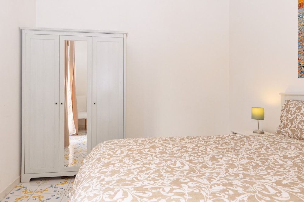 Residence Sorrento City Apartment, 2 Bedrooms, Balcony, Garden View (Via Parsano 6 B) 9