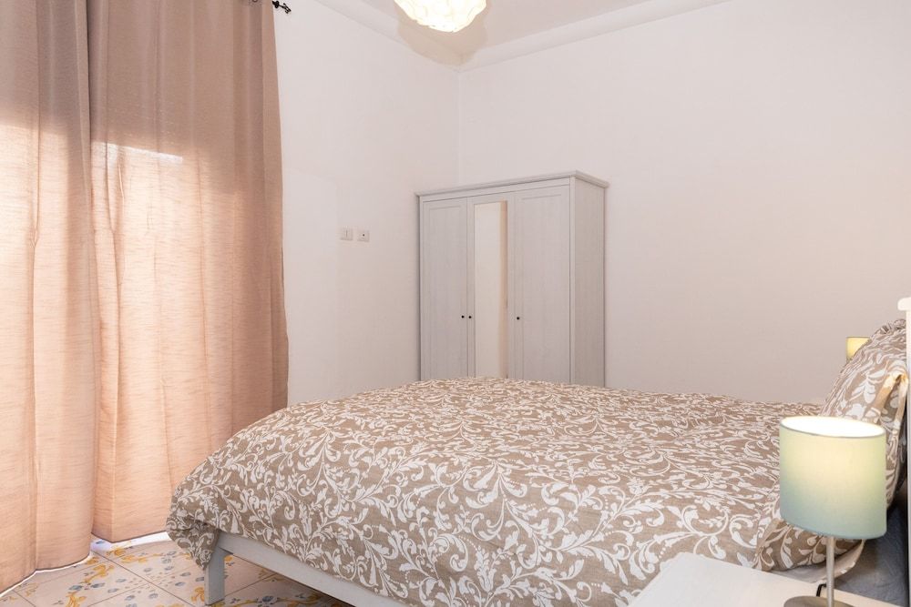 Residence Sorrento City Apartment, 2 Bedrooms, Balcony, Garden View (Via Parsano 6 B) 8