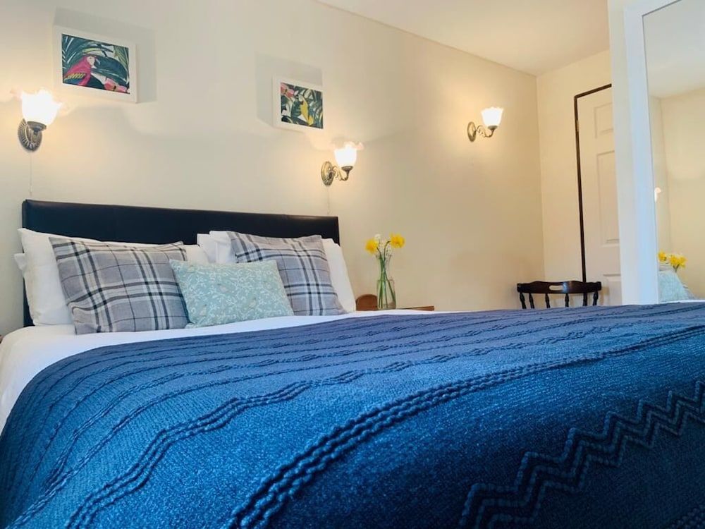 George & Dragon Country House Hotel Classic Double Room 8