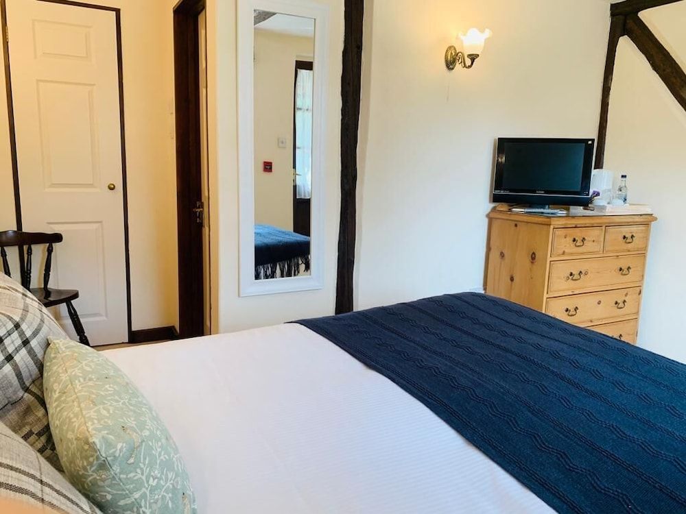 George & Dragon Country House Hotel Classic Double Room 12