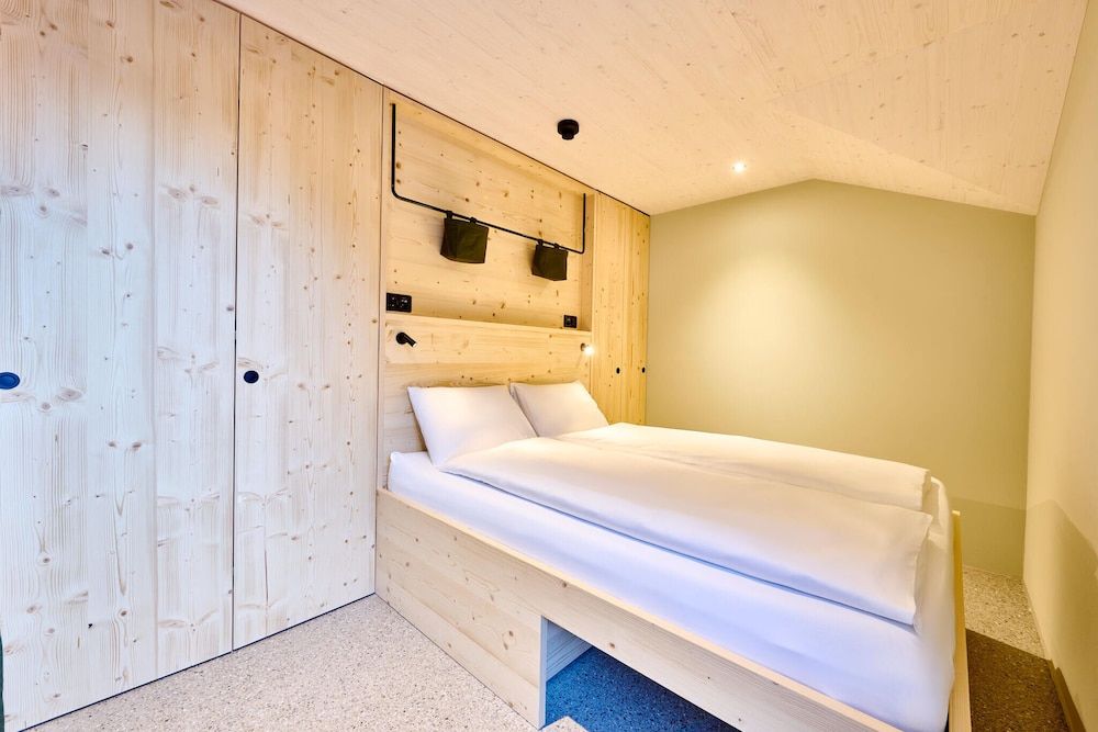 Apart Hotel Adelboden am Dorfplatz Deluxe Apartment 3