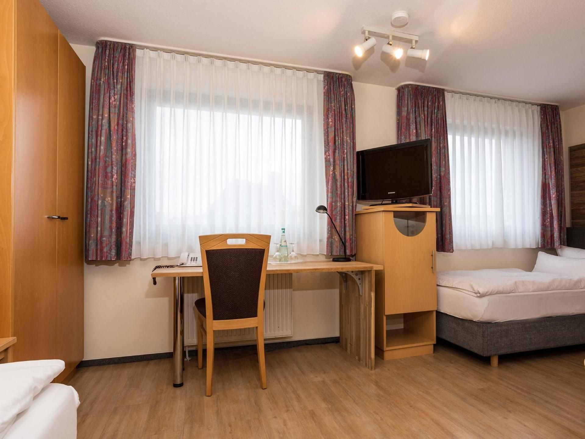 Economy Twin Room
