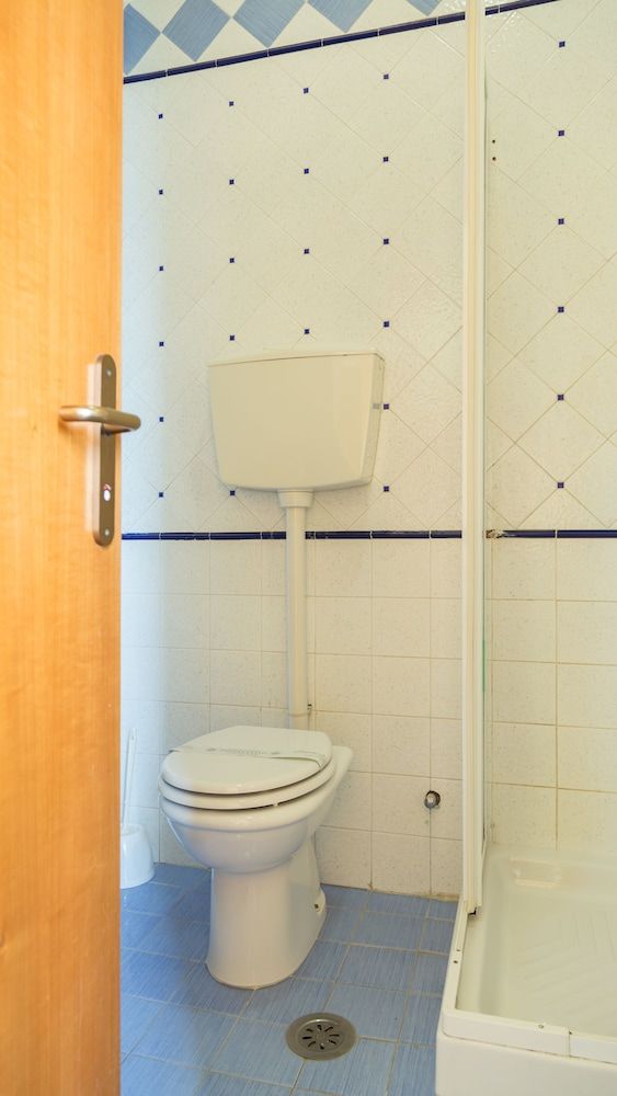 Hotel Holidays Standard Double or Twin Room, Partial Sea View 5