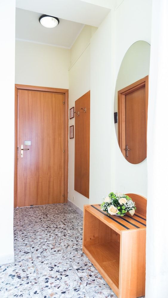 Hotel Holidays Standard Double or Twin Room, Partial Sea View 3