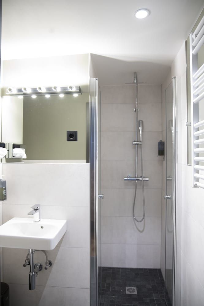 Munich Rooms Hotel City Double Room 11