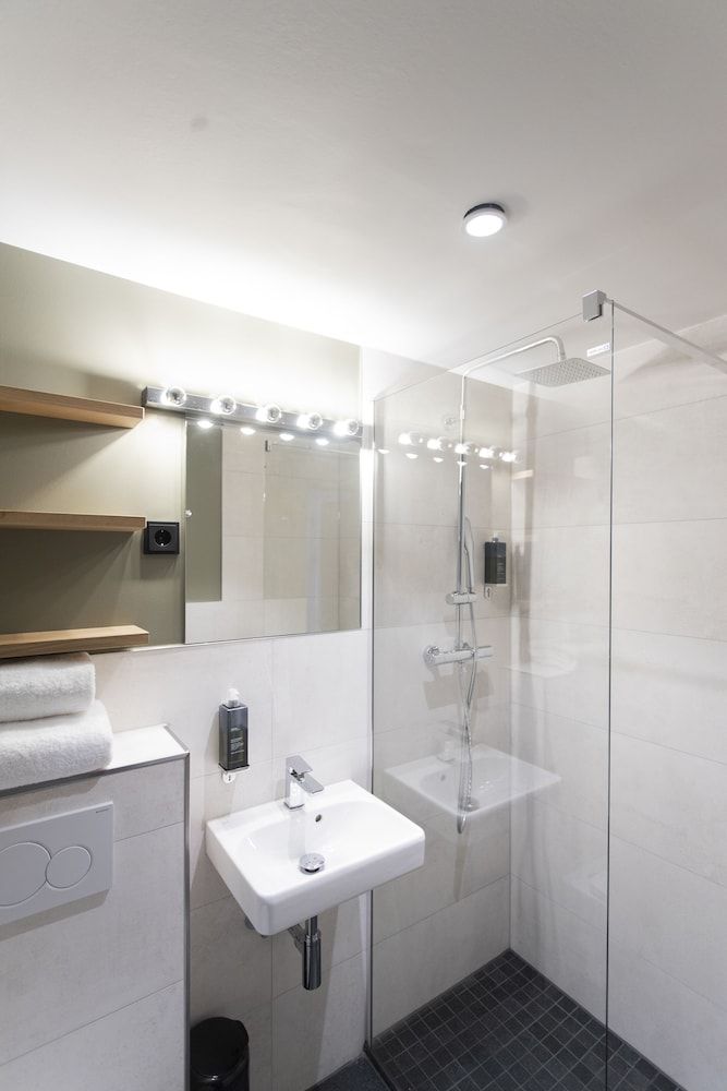 undefined Munich Rooms Hotel 7
