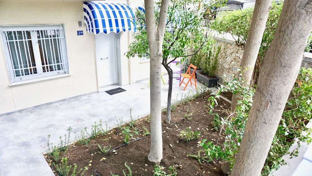 Hilton Area Renovated Apt next to Metro Apartment 30