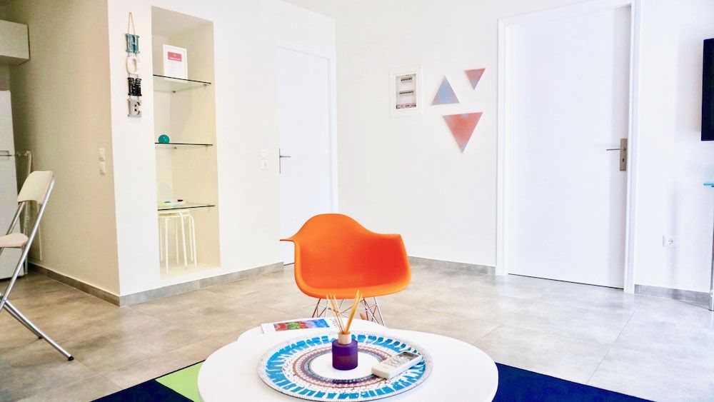 Hilton Area Renovated Apt next to Metro Apartment 13