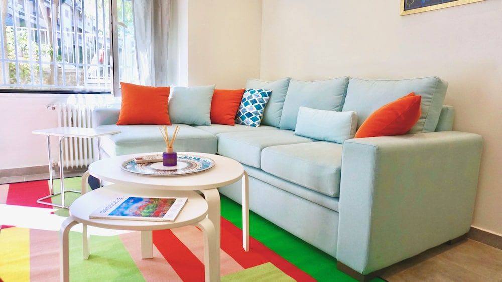 Hilton Area Renovated Apt next to Metro Apartment 17