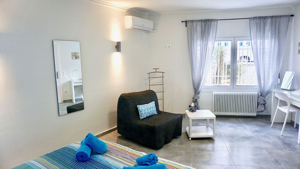 Hilton Area Renovated Apt next to Metro Apartment 16