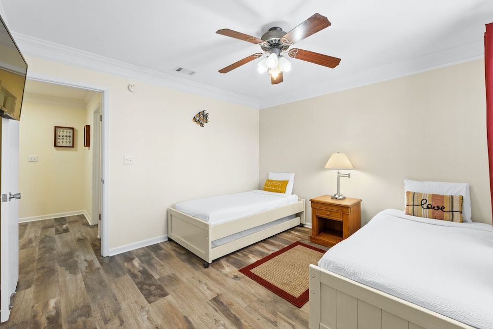Condo, 2 Bedrooms (BB5)