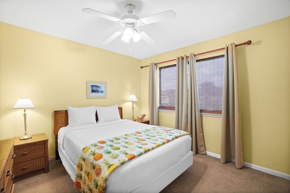 Condo, 2 Bedrooms (E3)