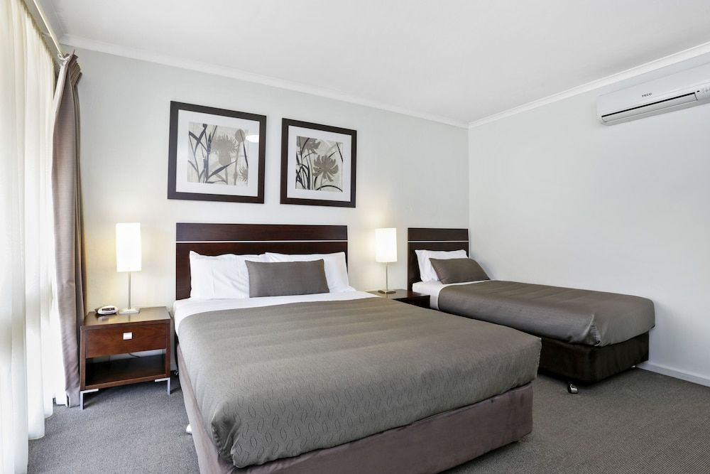 Elm Tree Motel Executive Twin 4