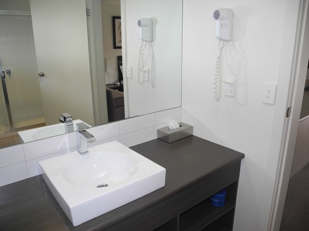 Elm Tree Motel Executive Queen 6