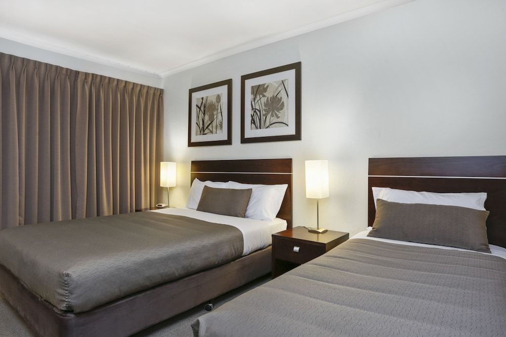 Elm Tree Motel Executive Twin 3