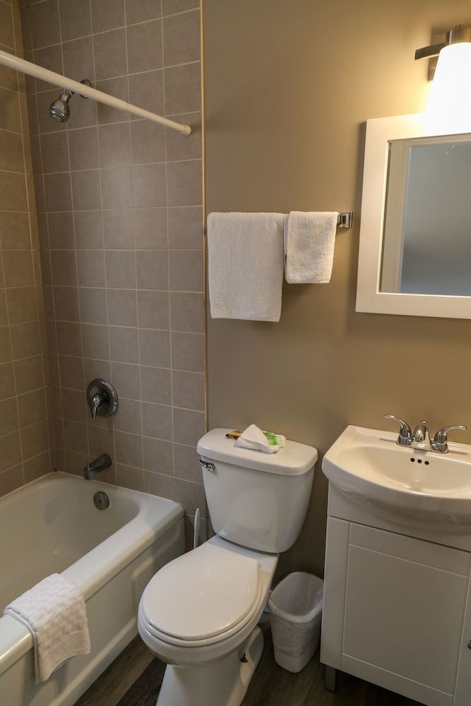 Richter Pass Beach Resort Basic Studio Suite, Kitchenette 2