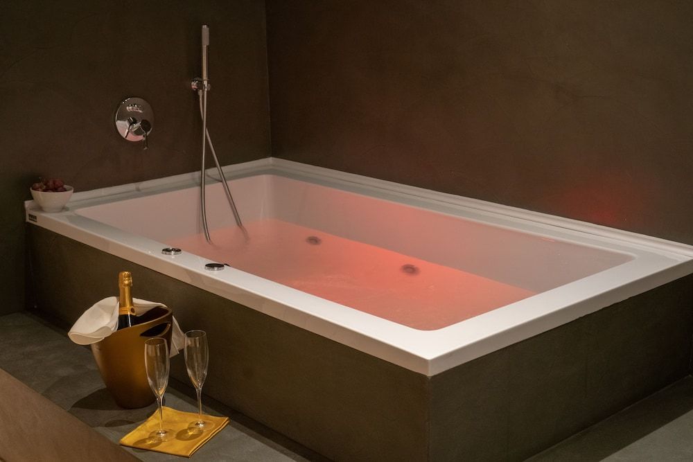 Private Spa Tub