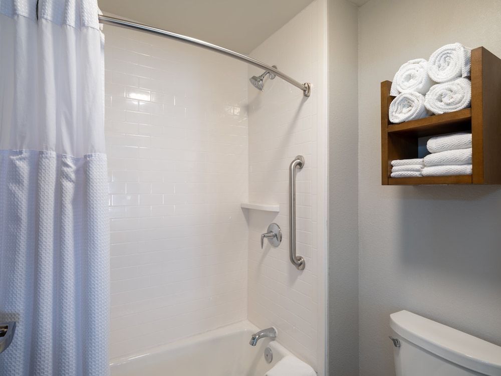 Studio Suite, 2 Queen Beds, Accessible (Communications)