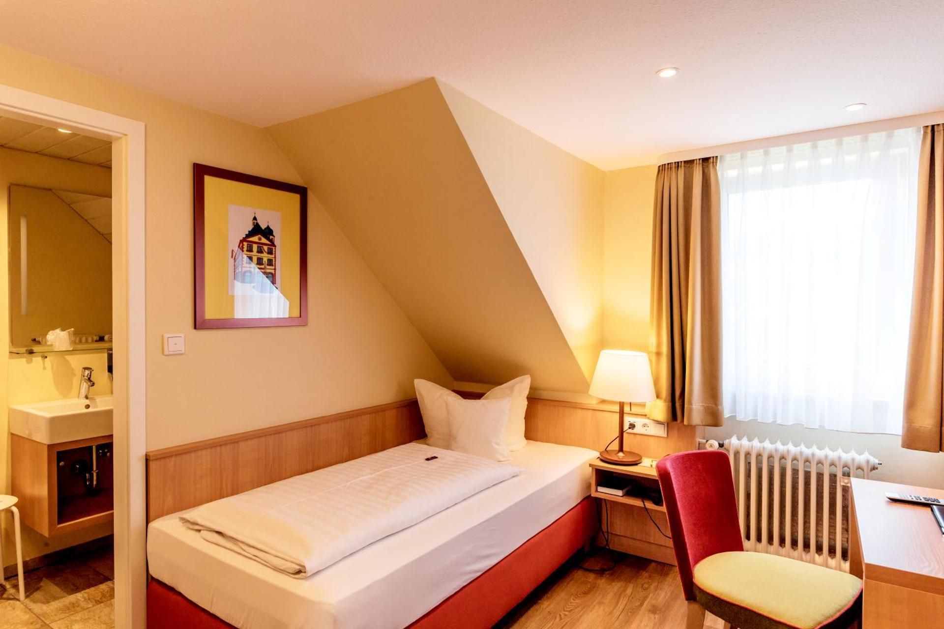 Economy Single Room