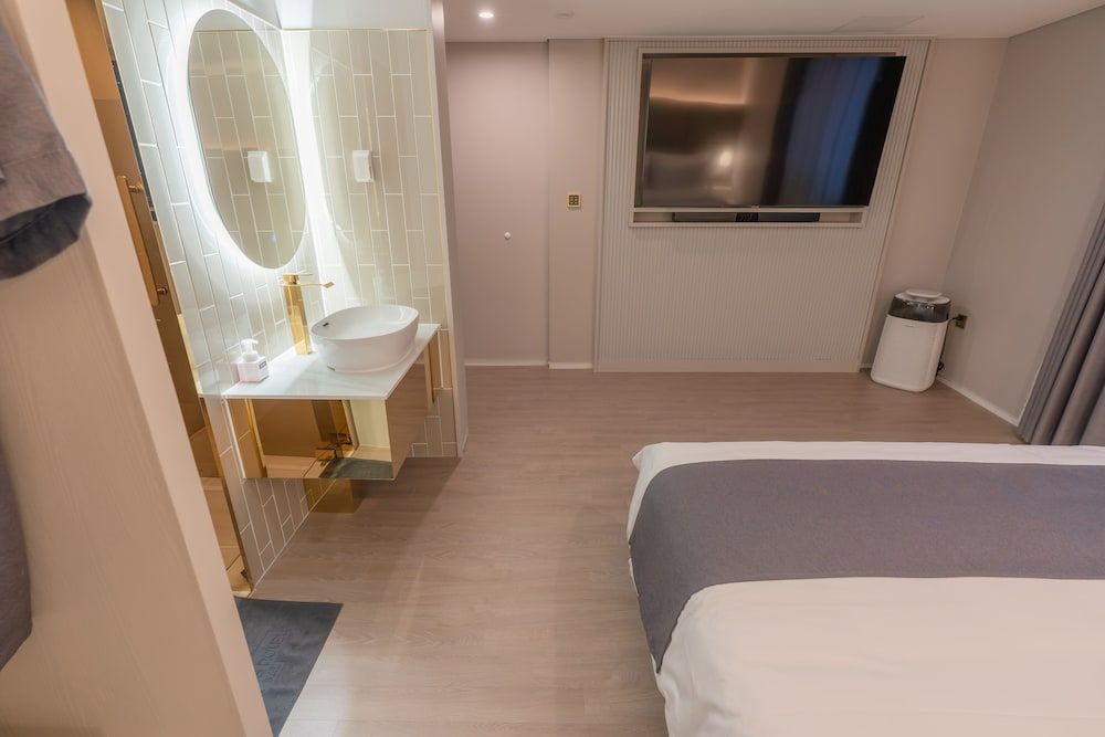 SeoMyeon Denvasta Central Hotel Standard Double Room, 1 Double Bed (Breakfast not available on Sundays) 3