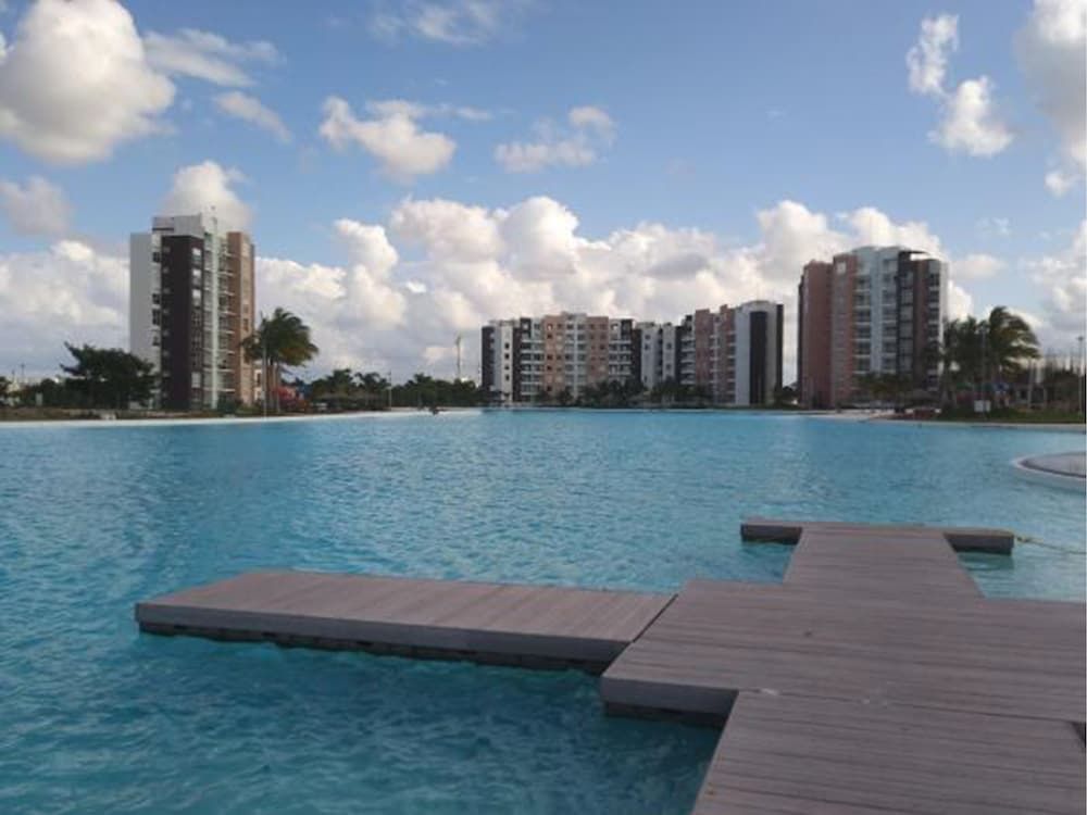 undefined Dreams Lagoon Cancun 10