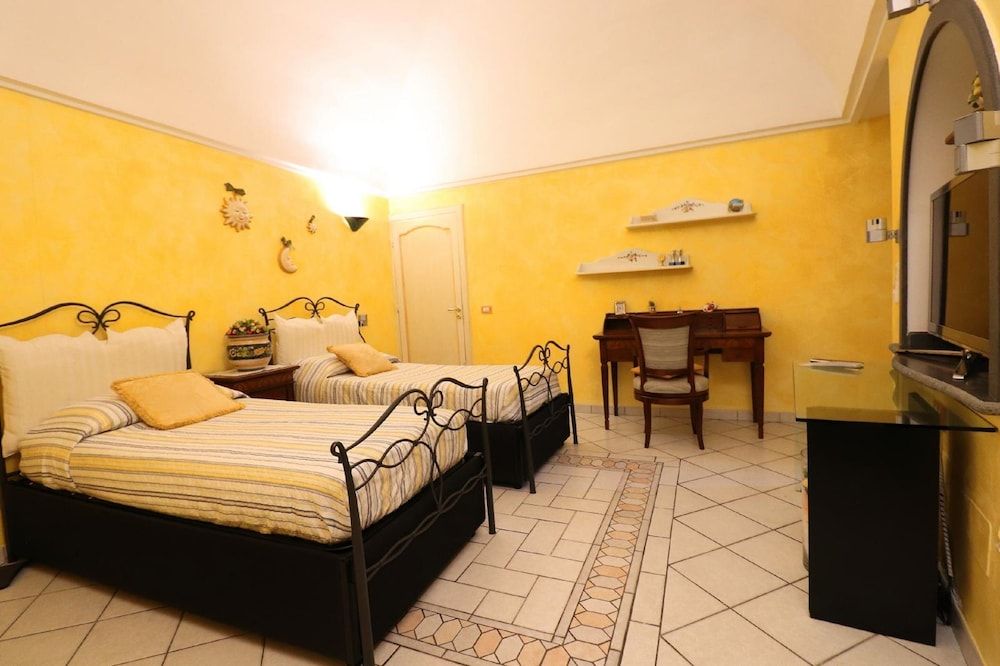 Ilary House Luxury Apartment, 3 Bedrooms 7