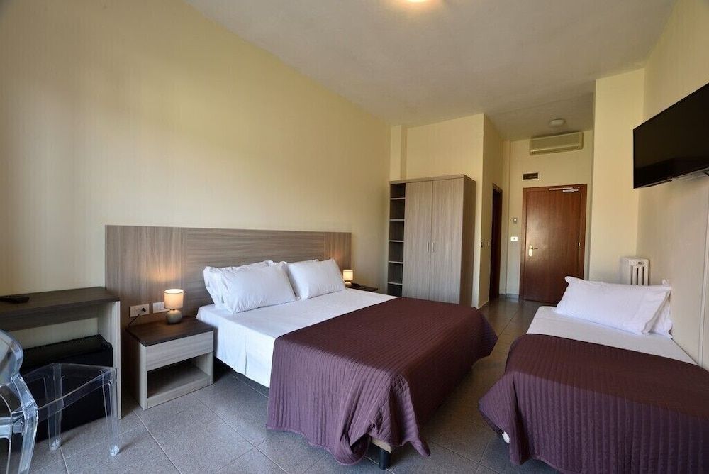 Hotel Diano Marina Mhotelsgroup Superior Quadruple Room 4
