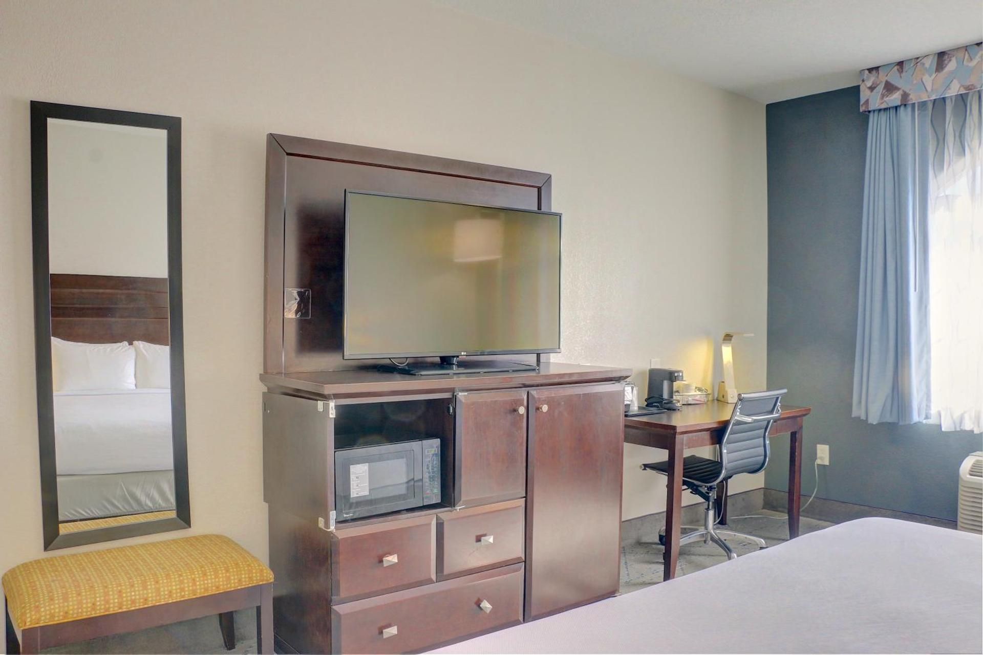 King Room - Non-Smoking