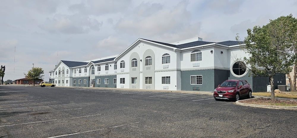 undefined Quality Inn & Suites Roswell North 2