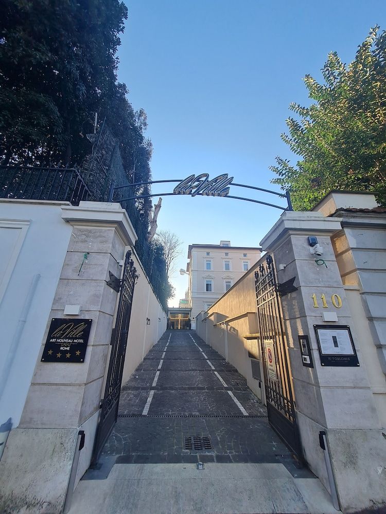 undefined Hotel La Ville 2